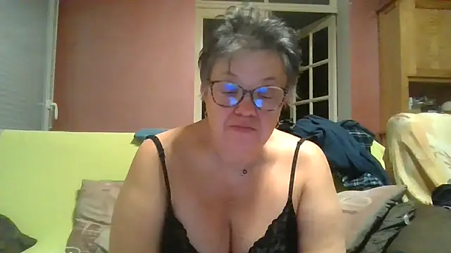 Vandeae44 online show from March 2, 9:54 pm