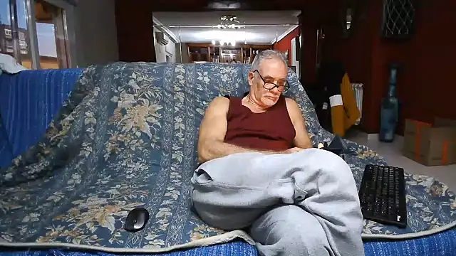 Snapshot of maduroguapo chatting on December 16, 5:11 pm maduroguapo online show from December 16, 5:11 pm