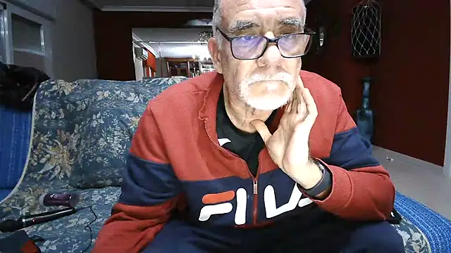 Snapshot of maduroguapo chatting on February 22, 11:03 pm maduroguapo online show from February 22, 11:03 pm