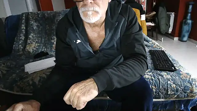 Snapshot of maduroguapo chatting on March 2, 9:54 pm maduroguapo online show from March 2, 9:54 pm