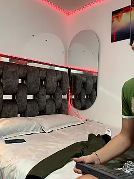 Alex and Fabian online show from January 19, 1:42 am