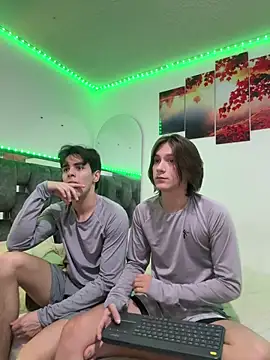 Alex and Fabian online show from March 15, 3:34 am