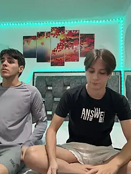 Snapshot of Alex_and_Fabian chatting on April 20, 2:47 am Alex and Fabian online show from April 20, 2:47 am