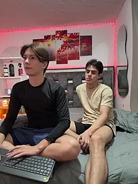 Snapshot of Alex_and_Fabian chatting on May 1, 2:38 am Alex and Fabian online show from May 1, 2:38 am