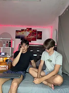 Snapshot of Alex_and_Fabian chatting on May 15, 2:29 am Alex and Fabian online show from May 15, 2:29 am