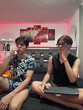 Snapshot of Alex_and_Fabian chatting on May 24, 2:05 am Alex and Fabian online show from May 24, 2:05 am