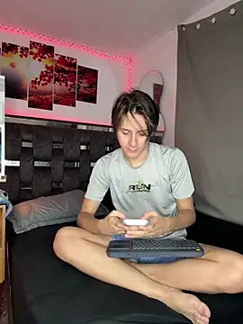 Snapshot of Alex_and_Fabian chatting on July 16, 11:44 pm Alex and Fabian online show from July 16, 11:44 pm