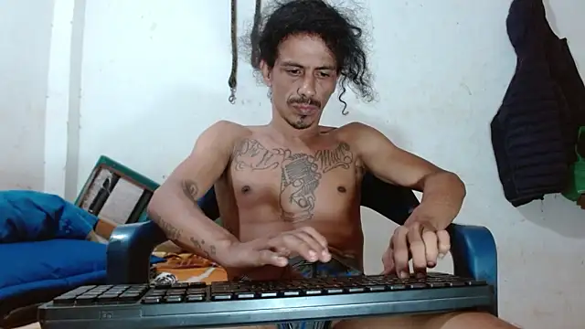 Snapshot of damian_bottom_bigcock chatting on May 23, 5:28 pm damian bottom bigcock online show from May 23, 5:28 pm