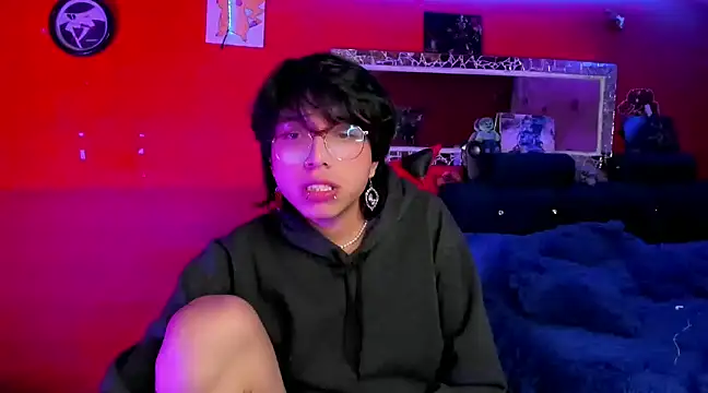 Snapshot of AnggelONfiree chatting on December 18, 4:42 am AnggelONfiree online show from December 18, 4:42 am