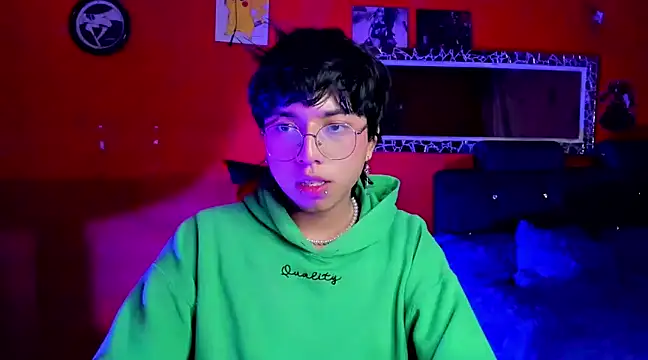 Snapshot of AnggelONfiree chatting on February 15, 9:49 am AnggelONfiree online show from February 15, 9:49 am