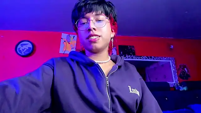 Snapshot of AnggelONfiree chatting on February 23, 12:16 pm AnggelONfiree online show from February 23, 12:16 pm