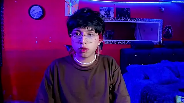 Snapshot of AnggelONfiree chatting on March 6, 3:46 am AnggelONfiree online show from March 6, 3:46 am