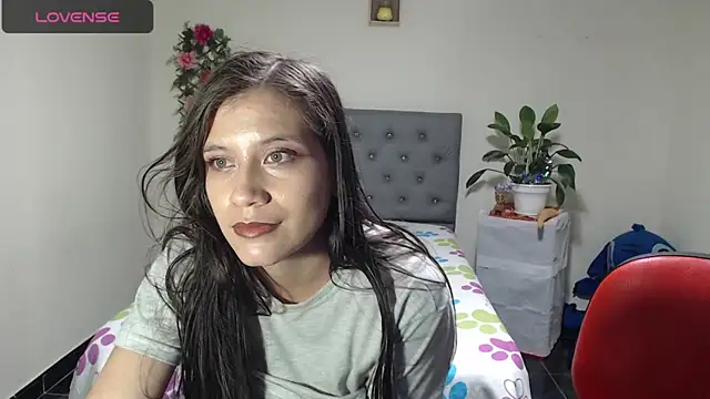 Snapshot of Yeliana_Will chatting on March 12, 3:24 am Yeliana Will online show from March 12, 3:24 am