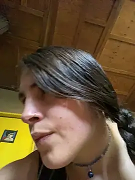 isadelasestrellas online show from April 28, 6:46 pm