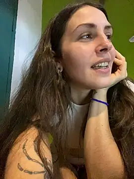 Snapshot of isadelasestrellas chatting on June 23, 1:42 pm isadelasestrellas online show from June 23, 1:42 pm