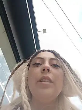 Snapshot of madelaine- chatting on October 21, 8:09 pm madelaine- online show from October 21, 8:09 pm