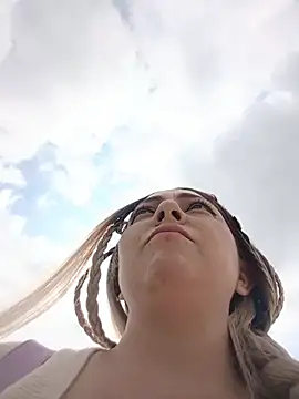 Snapshot of madelaine- chatting on October 22, 7:46 pm madelaine- online show from October 22, 7:46 pm