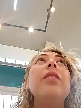 Snapshot of madelaine- chatting on November 1, 8:55 pm madelaine- online show from November 1, 8:55 pm