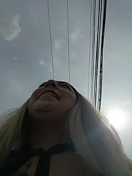 Snapshot of madelaine- chatting on November 6, 6:53 pm madelaine- online show from November 6, 6:53 pm