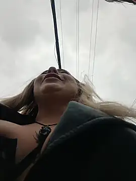 Snapshot of madelaine- chatting on November 9, 7:34 pm madelaine- online show from November 9, 7:34 pm