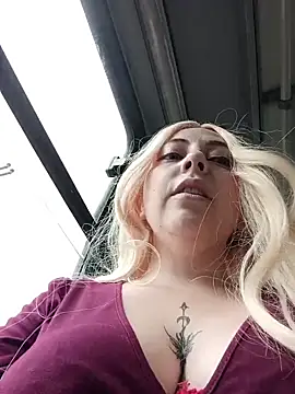 madelaine- online show from February 6, 6:44 pm