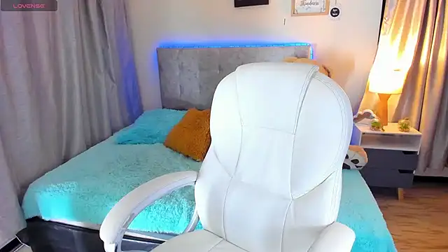 Snapshot of valentina_jonnes1 chatting on December 18, 12:32 am valentina jonnes1 online show from December 18, 12:32 am