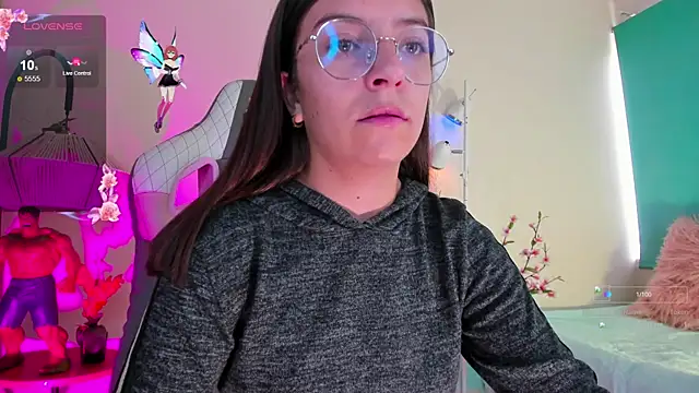 Snapshot of milly_kenner chatting on November 28, 2:42 pm milly kenner online show from November 28, 2:42 pm