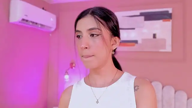 zia cooper online show from March 5, 7:10 pm