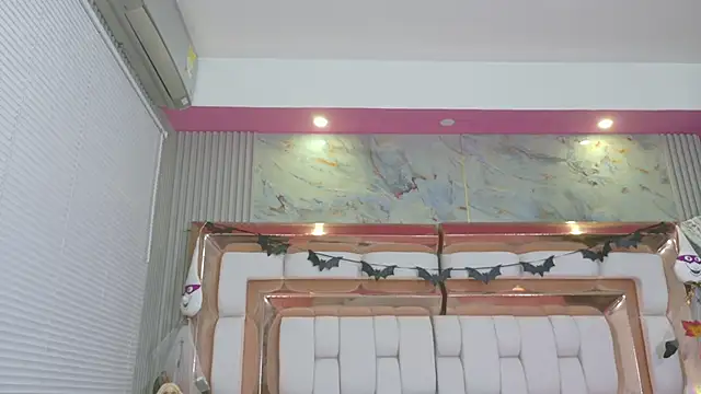 littleebonymommy online show from October 21, 2:45 am