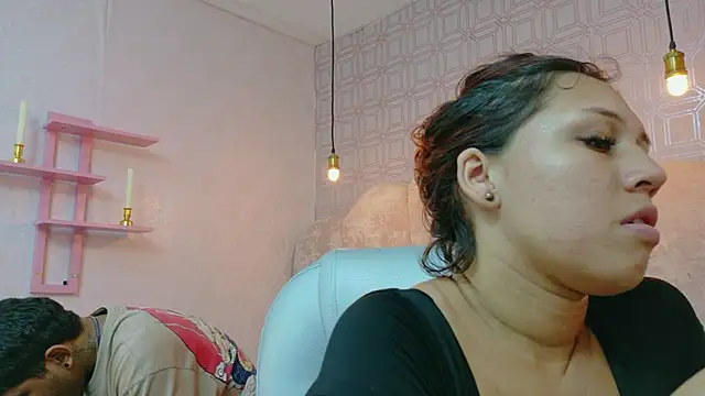 Snapshot of Annyeli chatting on November 10, 5:56 pm Annyeli online show from November 10, 5:56 pm