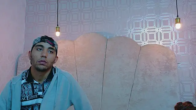 Snapshot of Annyeli chatting on November 15, 2:13 pm Annyeli online show from November 15, 2:13 pm