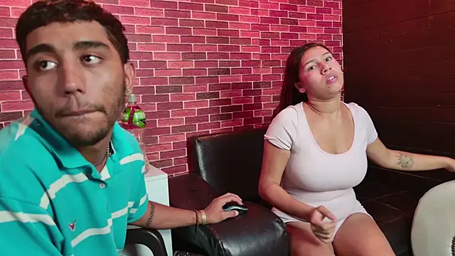 Snapshot of Annyeli chatting on December 4, 2:48 pm Annyeli online show from December 4, 2:48 pm