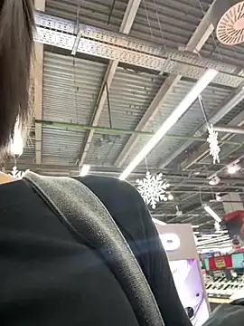 bigbabykiki online show from December 14, 12:44 pm