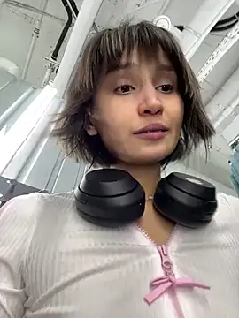 bigbabykiki online show from February 21, 5:13 am