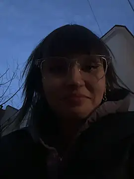 bigbabykiki online show from March 9, 4:22 pm