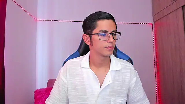 Ethan Sai    online show from December 8, 6:06 pm