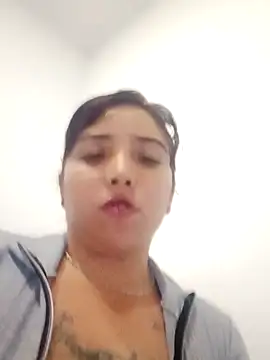 Snapshot of Cloe2520 chatting on December 5, 1:25 am Cloe2520 online show from December 5, 1:25 am