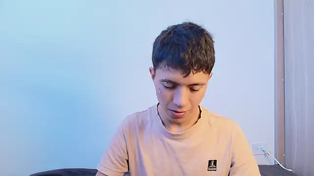 Snapshot of Justyn_Ross chatting on September 21, 7:15 pm Justyn Ross online show from September 21, 7:15 pm