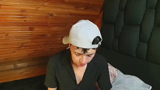 Snapshot of Justyn_Ross chatting on October 17, 1:46 pm Justyn Ross online show from October 17, 1:46 pm