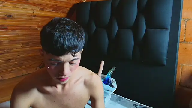 Snapshot of Justyn_Ross chatting on November 14, 12:15 pm Justyn Ross online show from November 14, 12:15 pm