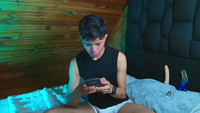 Snapshot of Justyn_Ross chatting on November 16, 6:02 pm Justyn Ross online show from November 16, 6:02 pm