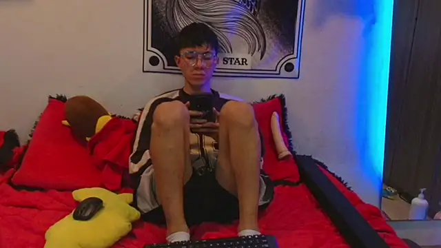 Snapshot of Justyn_Ross chatting on December 2, 1:11 am Justyn Ross online show from December 2, 1:11 am