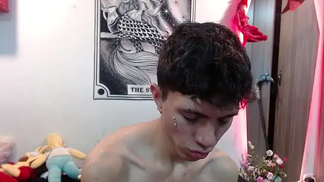 Snapshot of Justyn_Ross chatting on December 13, 11:54 pm Justyn Ross online show from December 13, 11:54 pm