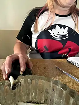 Snapshot of Popinasq chatting on November 13, 6:40 pm Popinasq online show from November 13, 6:40 pm