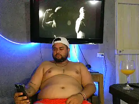 Snapshot of GABRIELGARCIA1313 chatting on December 12, 3:05 pm GABRIELGARCIA1313 online show from December 12, 3:05 pm