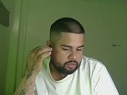 GABRIELGARCIA1313 online show from August 4, 3:25 pm