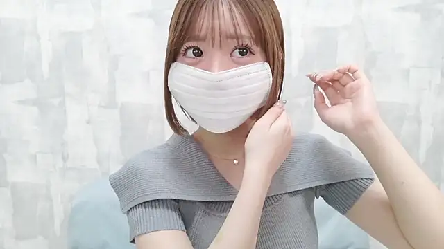 LOVE MOMO LOVE online show from March 26, 11:27 am