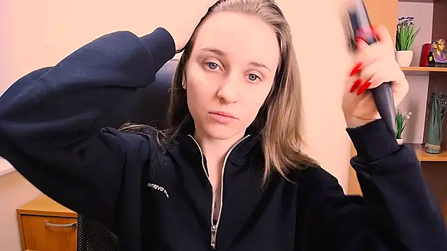  Nicole new online show from January 18, 12:15 pm