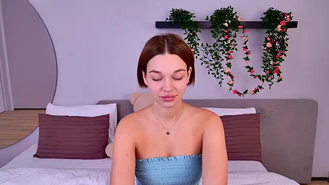 Snapshot of DanaLoved chatting on February 12, 11:18 am DanaLoved online show from February 12, 11:18 am