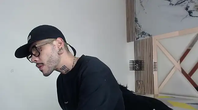 MurdockH online show from March 18, 8:25 am